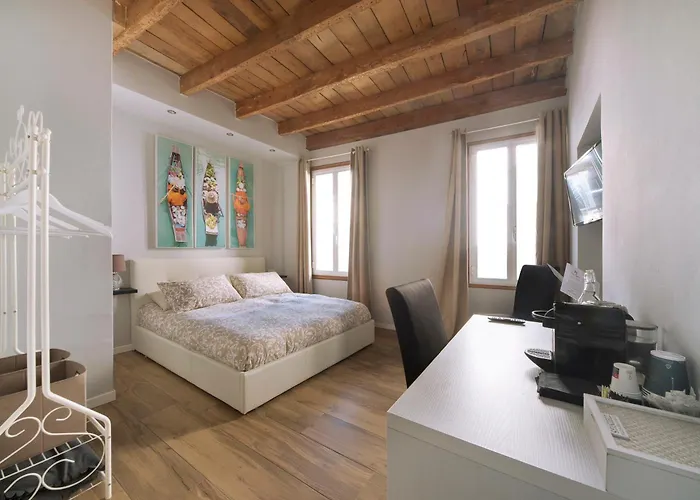 Al Vecchio Civico 1 Гостевой дом 3*